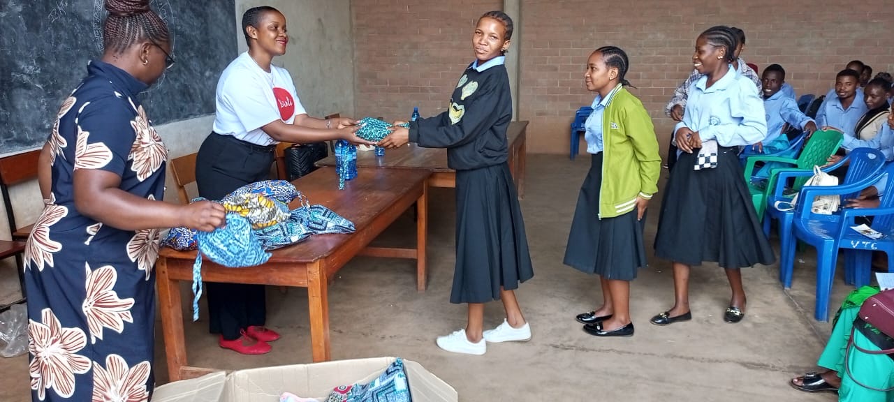 3725d3d3-4291-47a6-91b0-2bb9476bb370 BINTI – Menstruationshygiene für Schülerinnen in Tansania